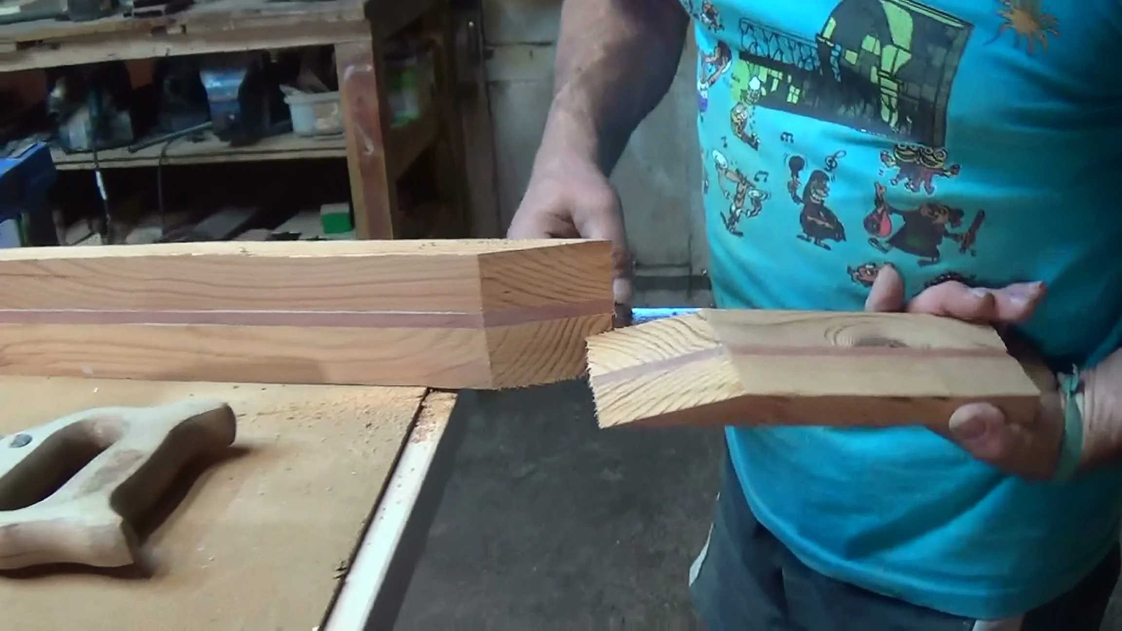 corte do headstock em 15 graus com serrote